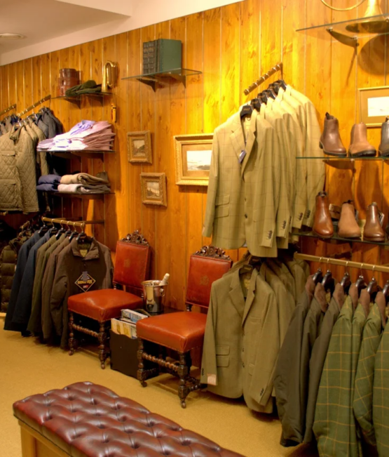 Comment-habiller-un-mannequin-de-vitrine-avec-elegance-1-2.png