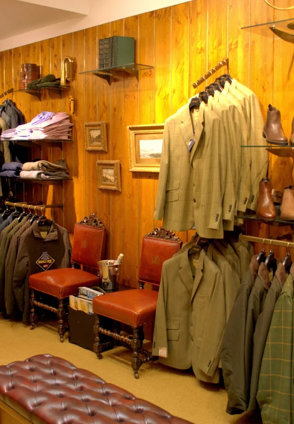 Comment-habiller-un-mannequin-de-vitrine-avec-elegance-1-2.png